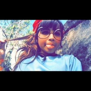 Meet your Posher, Mia